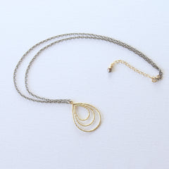 Teardrop Necklace 2.0 - 18k Gold Pendant Charm Necklace with Japanese Freshwater Keshi Accent Pearl