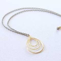 Teardrop Necklace 2.0 - 18k Gold Pendant Charm Necklace with Japanese Freshwater Keshi Accent Pearl